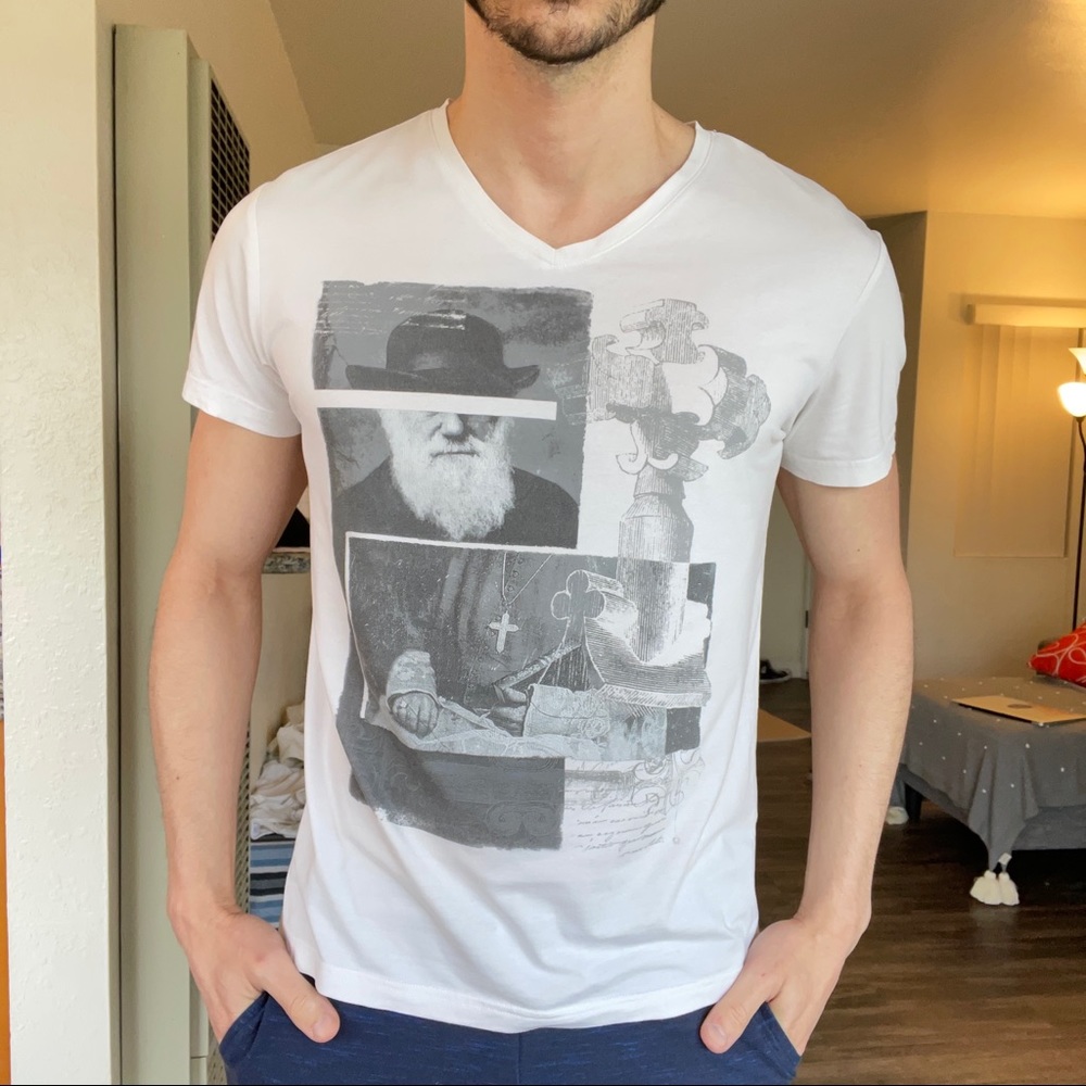 Graphic V-Neck, Slim